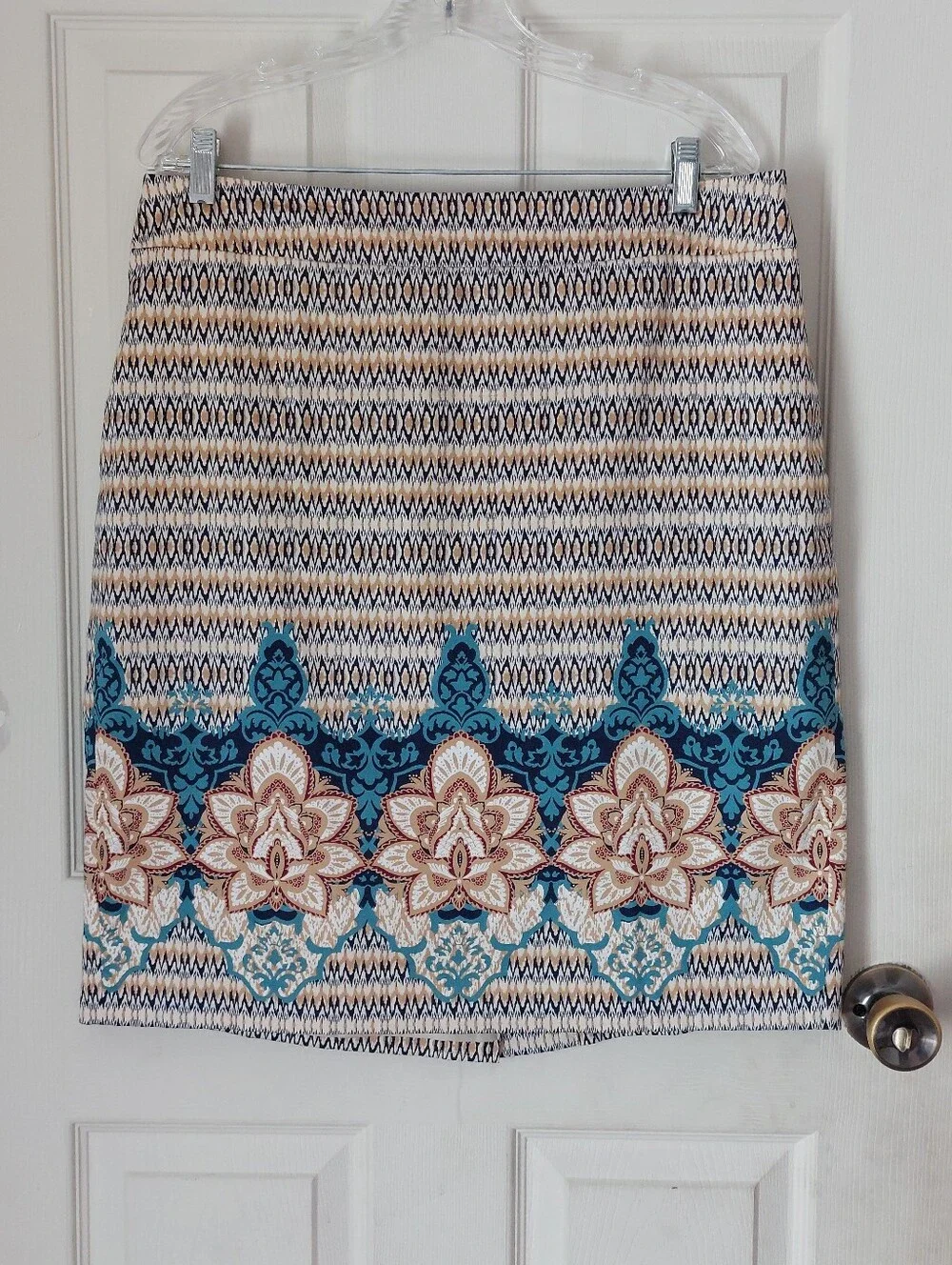 Ann Taylor Blue & Beige Ikat Floral Border Print Pencil Skirt Size 14 - Picture 1 of 8